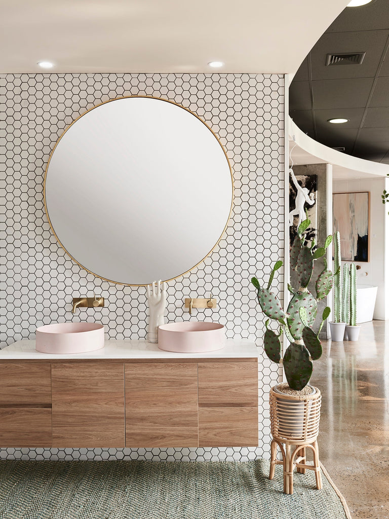 Five Sparkling New Living Room Mirror Ideas ✨